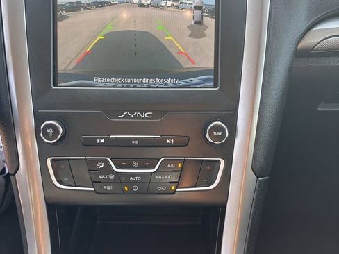 Used 2020 Ford Fusion SE image 13