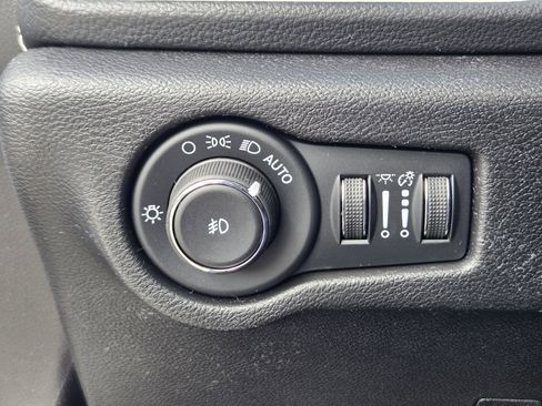 New 2026 Chrysler Pacifica Select image 20