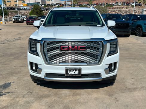 Used 2022 GMC Yukon XL Denali AWD/4WD image 8