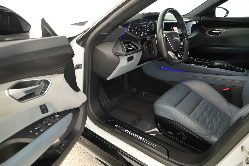 Used 2022 Audi e-tron GT Prestige AWD/4WD image 14