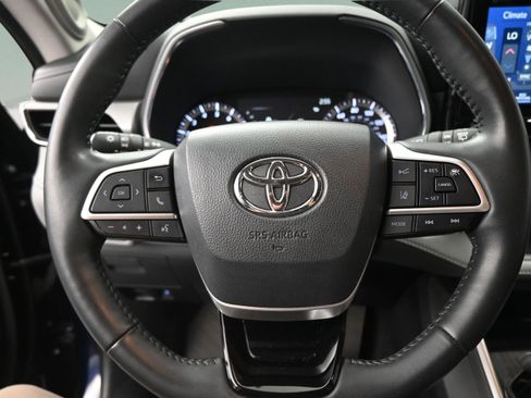Used 2022 Toyota Highlander Platinum FWD image 27