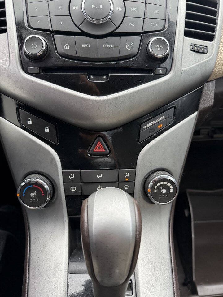 Used 2014 Chevrolet Cruze LT FWD image 19