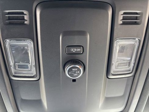 Used 2025 Chevrolet Tahoe LT AWD/4WD image 29