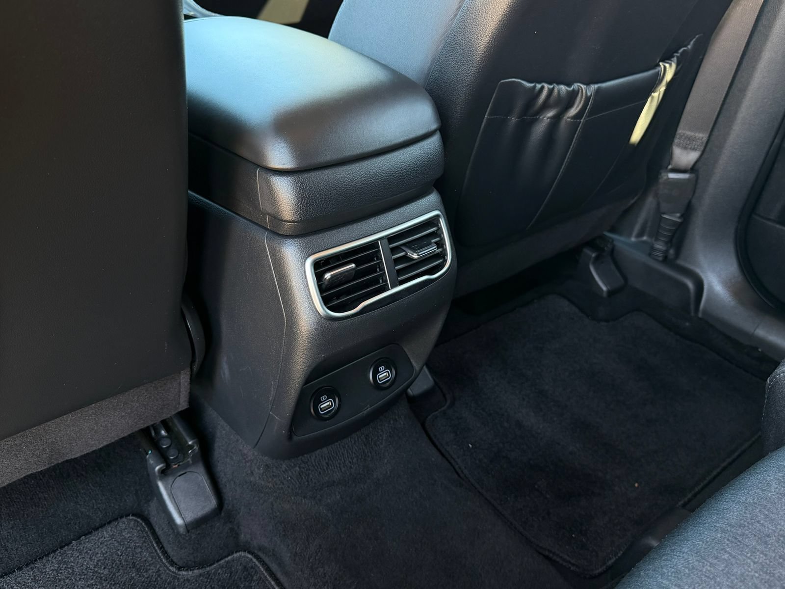 Used 2023 Hyundai Santa Fe SEL FWD image 27