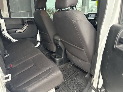 Used 2018 Jeep Wrangler Unlimited Sport S image 11