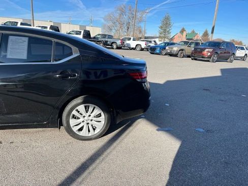 Used 2020 Nissan Sentra S image 6