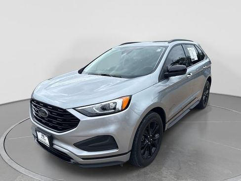 Used 2024 Ford Edge SE w/ Black Appearance Package AWD/4WD image 4