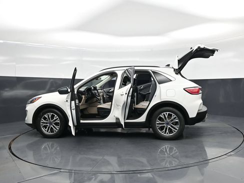 Used 2022 Ford Escape SEL w/ Technology Package FWD image 33