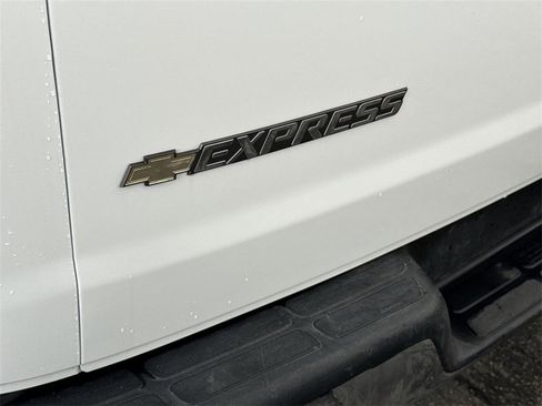 Used 2024 Chevrolet Express 2500 w/ Driver Convenience Package image 25