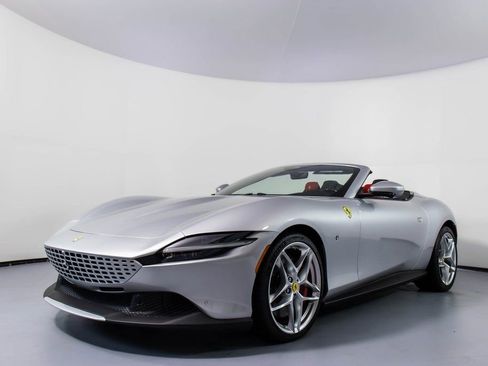 Certified 2025 Ferrari Roma Spider RWD image 29