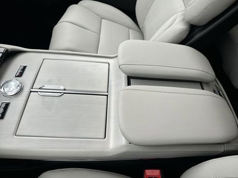 New 2025 Lincoln Navigator L Reserve image 21