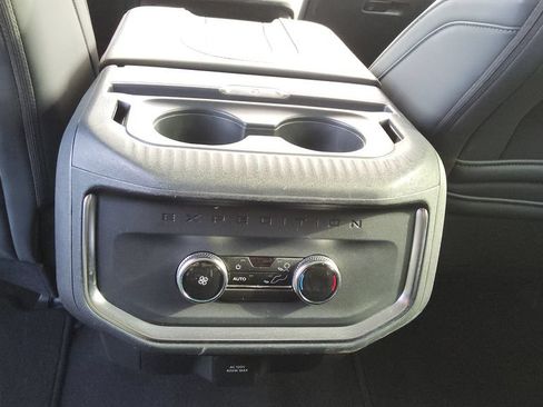 Used 2025 Ford Expedition Active AWD/4WD image 13