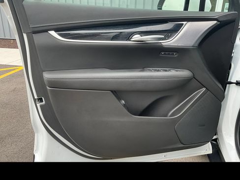 Certified 2025 Cadillac XT5 Premium Luxury w/ Technology Package AWD/4WD image 24