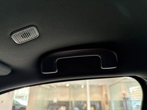 Used 2024 Toyota Tacoma TRD Off-Road image 32