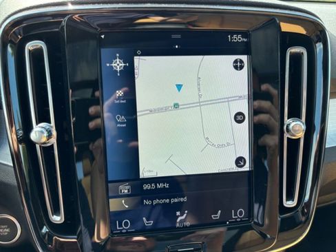 Used 2019 Volvo XC40 T5 Momentum image 16