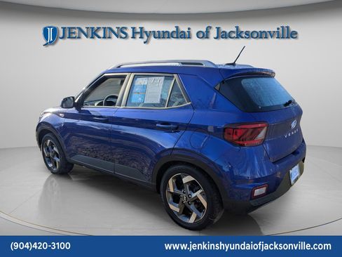 Certified 2024 Hyundai Venue SEL image 5