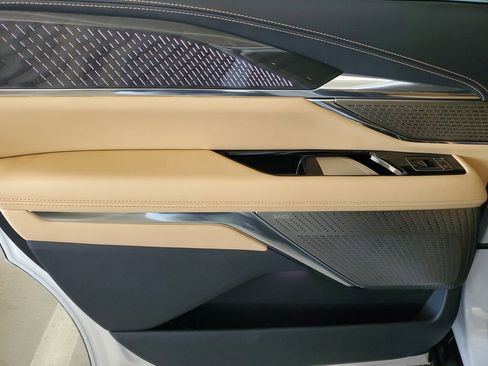 New 2026 Cadillac Escalade IQL Sport 2 w/ LPO, ONYX Package AWD/4WD image 9