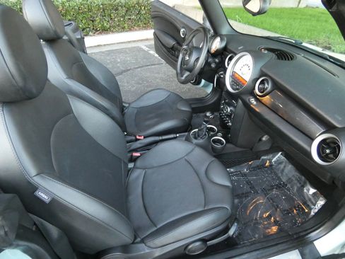Used 2014 MINI Cooper S image 25