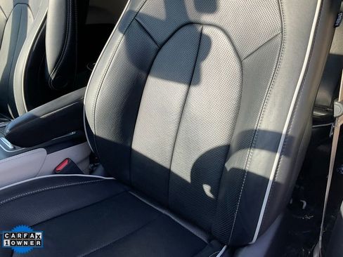 Used 2022 Chrysler Pacifica Limited w/ Uconnect Theater Family Group image 17