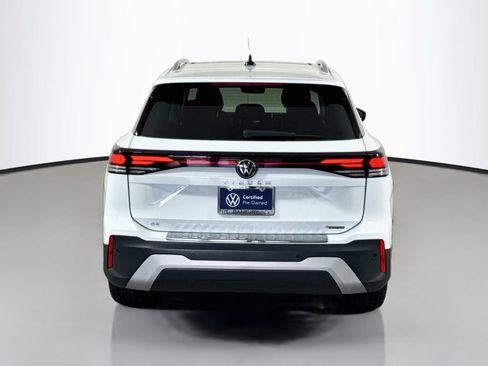 Certified 2025 Volkswagen Tiguan SE w/ Panoramic Sunroof Package AWD/4WD image 10