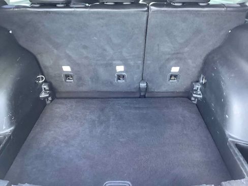 Used 2018 Jeep Compass Latitude FWD image 14