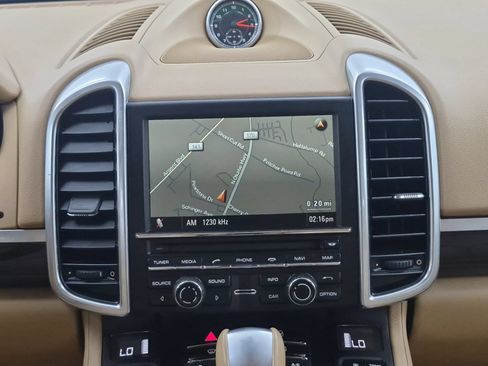 Used 2013 Porsche Cayenne AWD/4WD image 14