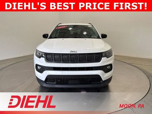 Used 2022 Jeep Compass Latitude w/ Convenience Group AWD/4WD image 2