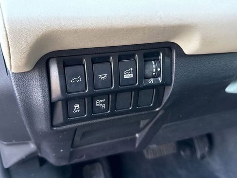 Used 2022 Subaru Ascent Limited w/ Popular Package #4 image 23