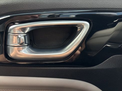 Used 2022 Jeep Compass Limited image 23