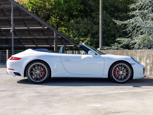 Used 2017 Porsche 911 Carrera 4S AWD/4WD image 12