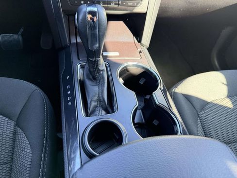 Used 2019 Ford Explorer XLT image 6