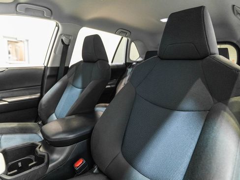 Used 2024 Toyota RAV4 LE AWD/4WD image 6