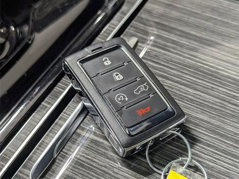 Used 2022 Jeep Wagoneer Series III w/ Flexible Seating Group image 24