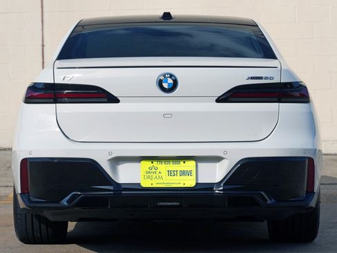 Used 2023 BMW i7 xDrive60 AWD/4WD image 11