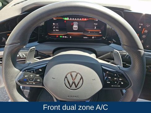 Used 2024 Volkswagen Golf R AWD/4WD image 4