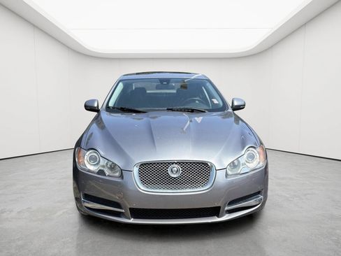 Used 2010 Jaguar XF Premium RWD image 2