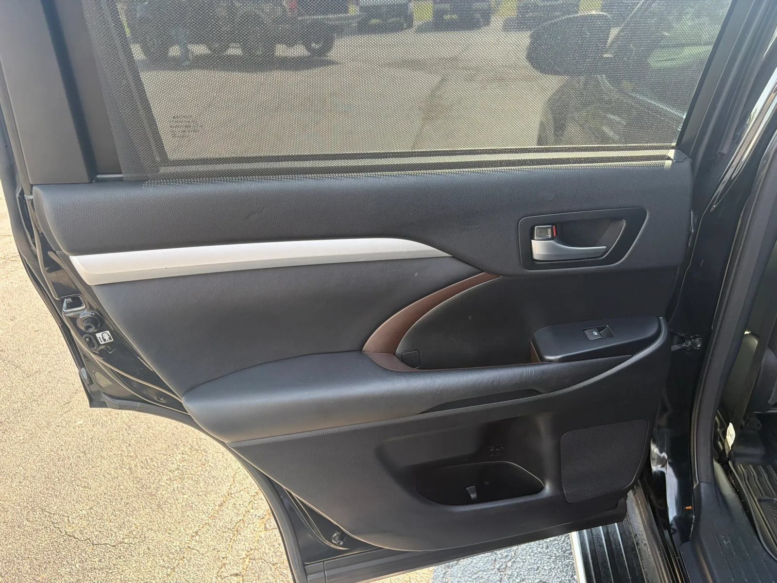 Used 2015 Toyota Highlander XLE AWD/4WD image 24