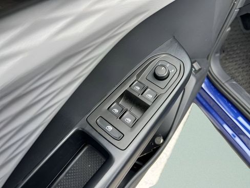 Used 2024 Volkswagen Taos S image 15