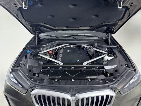 Used 2024 BMW X5 sDrive40i w/ M Sport Package image 31