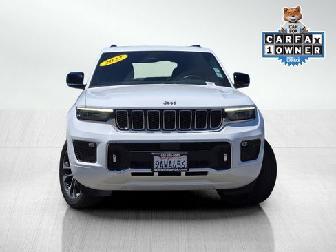 Used 2022 Jeep Grand Cherokee Overland w/ Luxury Tech Group IV AWD/4WD image 2
