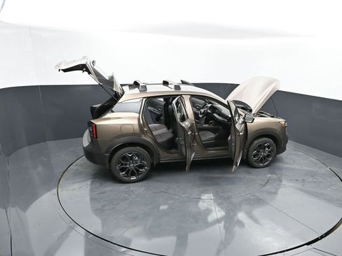 New 2026 Nissan Kicks SR w/ Cold Weather Package AWD/4WD image 32