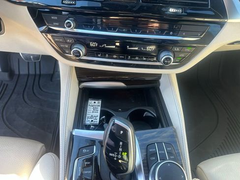 Used 2020 BMW 540i w/ M Sport Package image 18