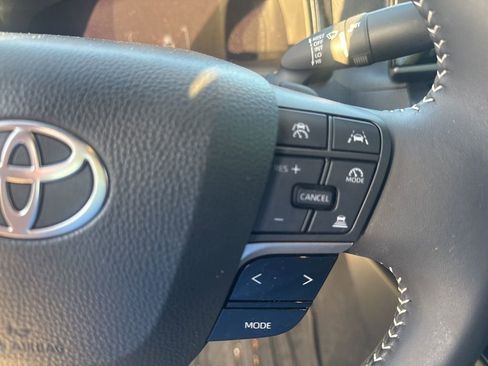 Used 2025 Toyota Camry SE image 16