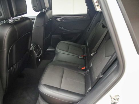 Certified 2022 Porsche Macan AWD/4WD image 22