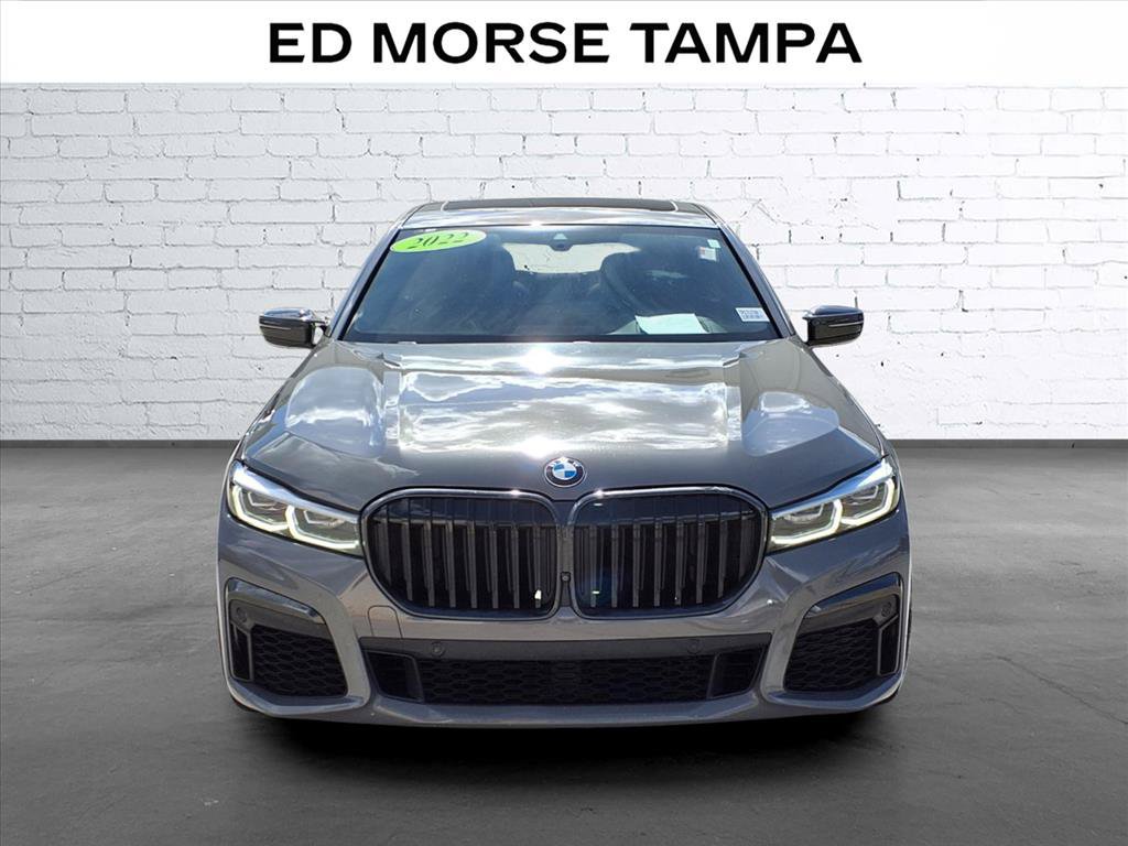 Used 2022 BMW 740i w/ M Sport Package RWD image 6