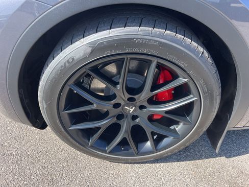 Used 2023 Tesla Model Y Performance AWD/4WD image 10