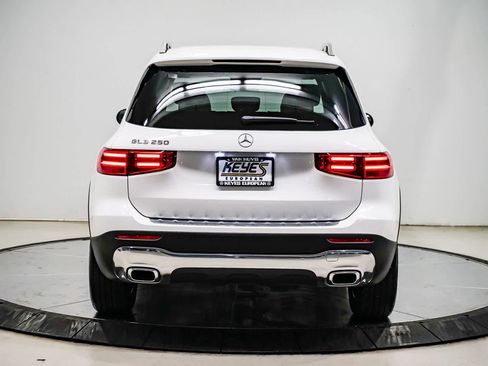 Used 2026 Mercedes-Benz GLB 250 image 3