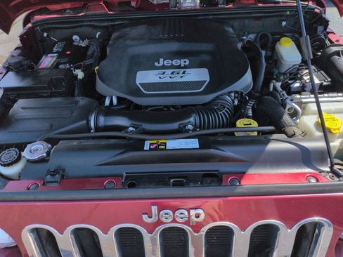 Used 2013 Jeep Wrangler Sahara AWD/4WD image 19