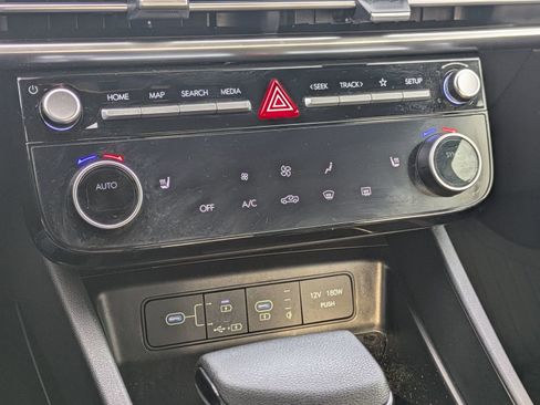 Used 2025 Hyundai Santa Cruz SEL image 15