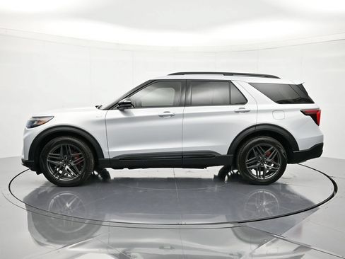 New 2026 Ford Explorer ST-Line w/ ST-Line Street Pack RWD image 8
